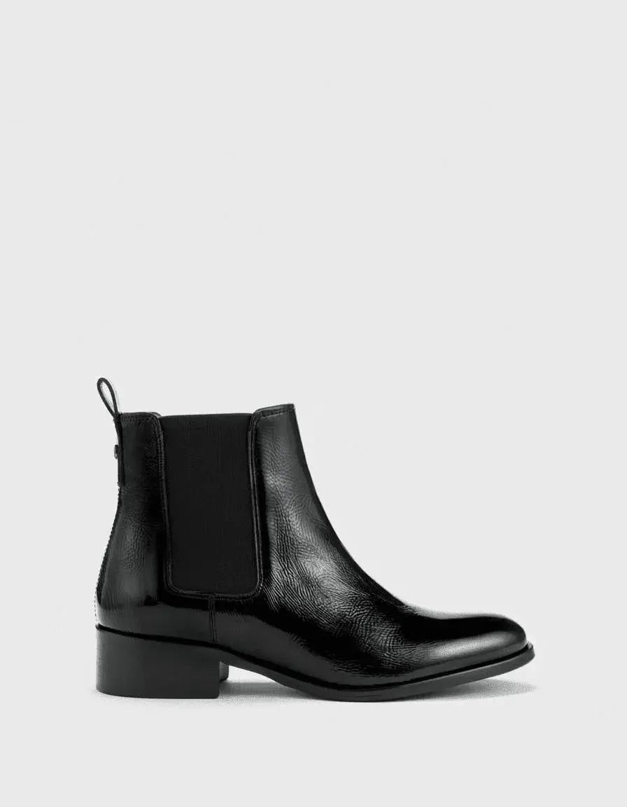 Fridegund | Kniehohe Stiefel in Lackoptik mit Blockabsatz