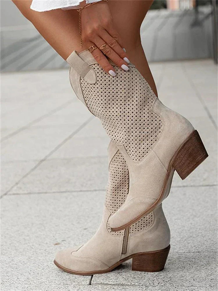 Eva-Trud | Hohe Stiefel aus veganem Leder mit strukturiertem Design