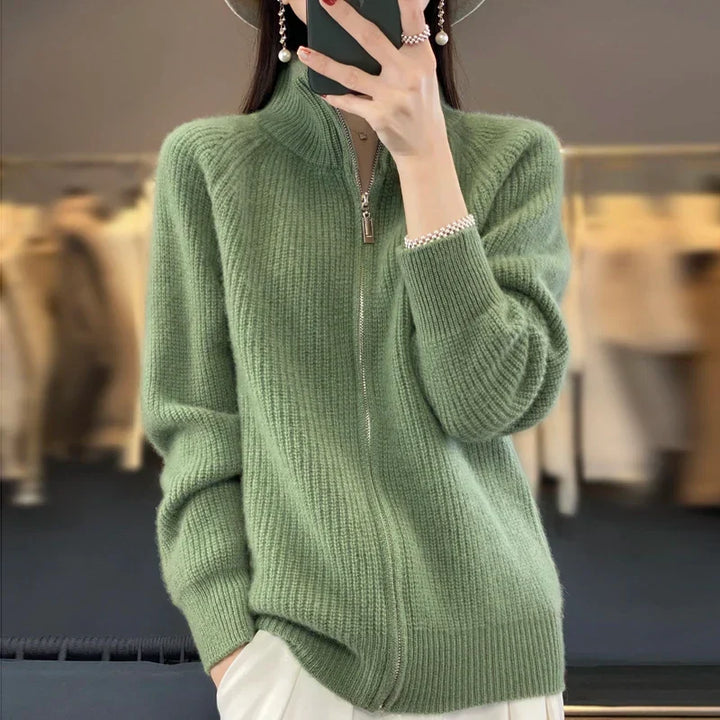 Rosemarie | Strickjacke mit Stehkragen und Reißverschluss