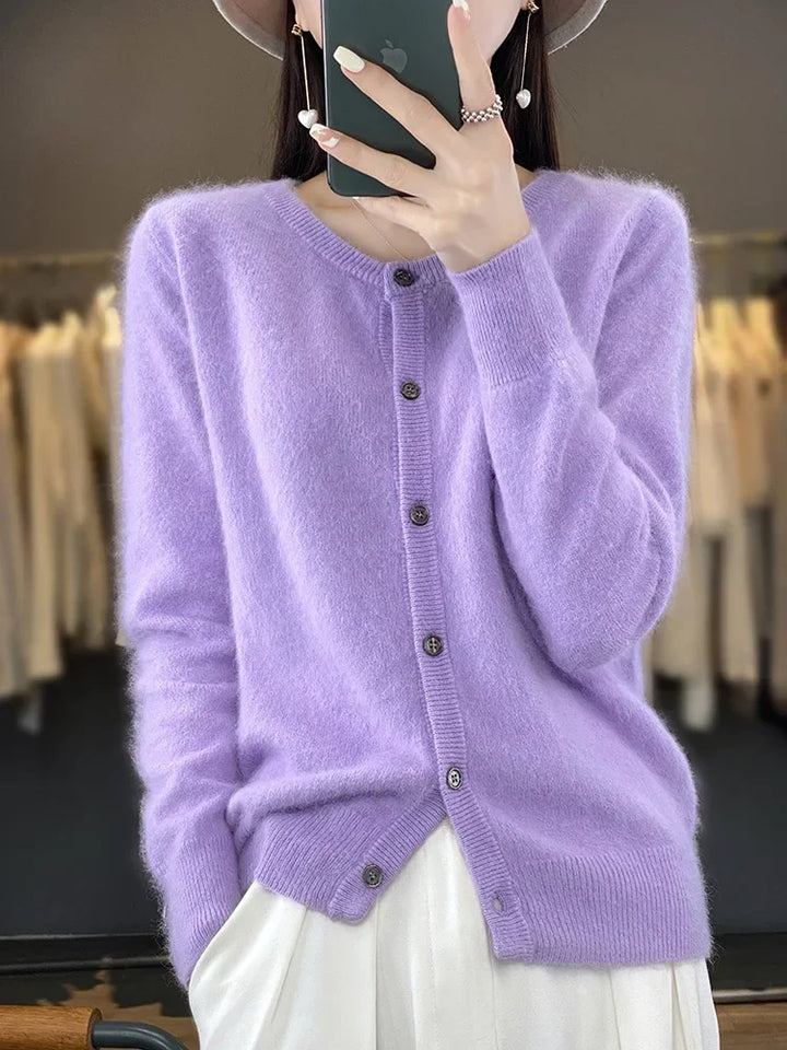 Marlies | Strickjacke mit Rundhalsausschnitt und Knöpfen