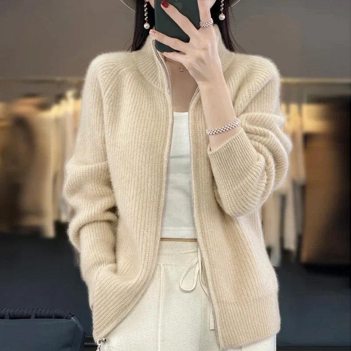 Rosemarie | Strickjacke mit Stehkragen und Reißverschluss