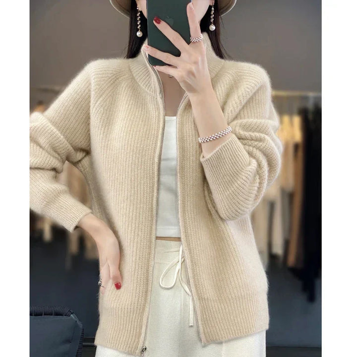 Rosemarie | Strickjacke mit Stehkragen und Reißverschluss