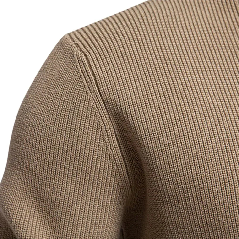 Konrad | Stilvoller Herrenpullover mit Knopfdesign