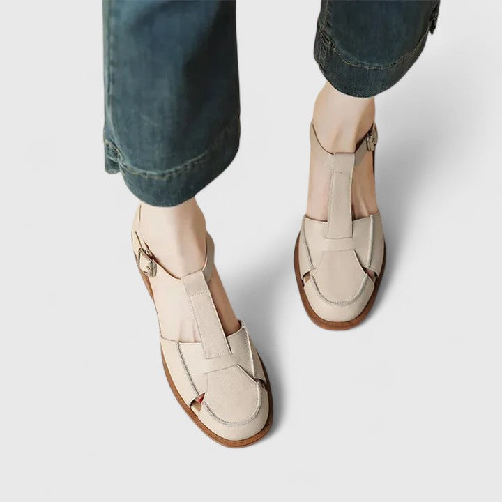 Hanne-Hilde | Geschlossene Sandalen mit T-Riemen