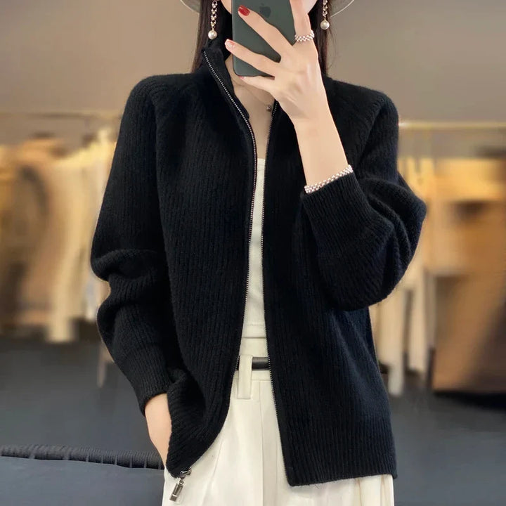 Rosemarie | Strickjacke mit Stehkragen und Reißverschluss