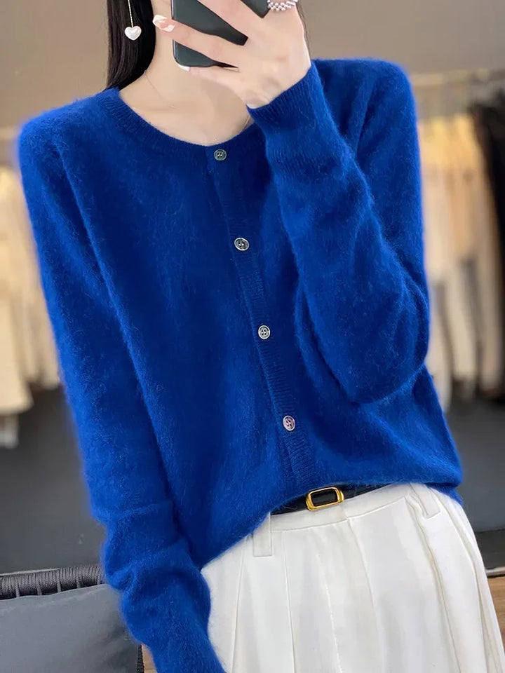 Marlies | Strickjacke mit Rundhalsausschnitt und Knöpfen