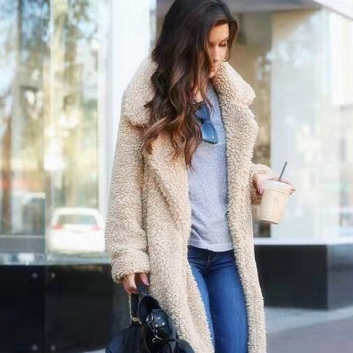 Martha | Kuschelige Teddyjacke mit breitem Revers