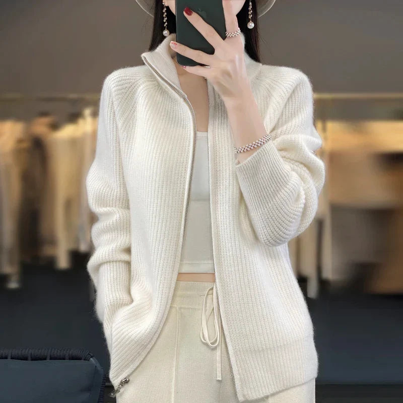 Rosemarie | Strickjacke mit Stehkragen und Reißverschluss