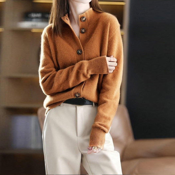 Käthe | Weiche warme Strickjacke mit Knopfleiste