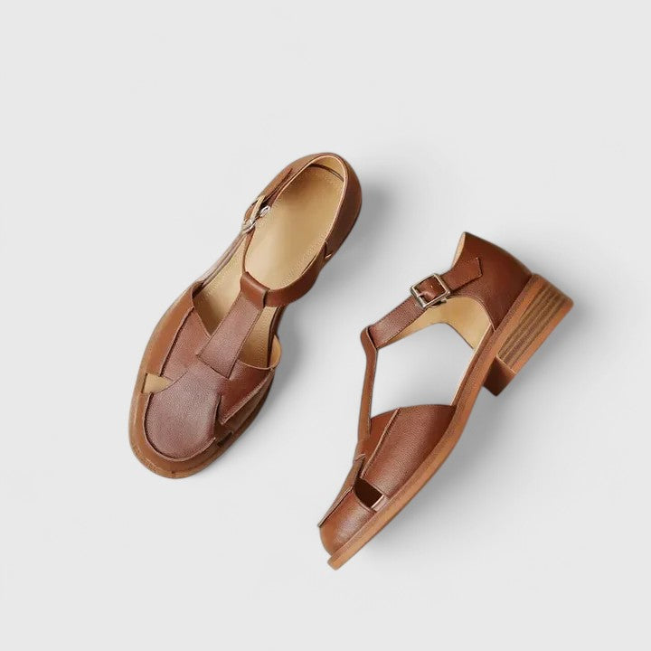 Hanne-Hilde | Geschlossene Sandalen mit T-Riemen