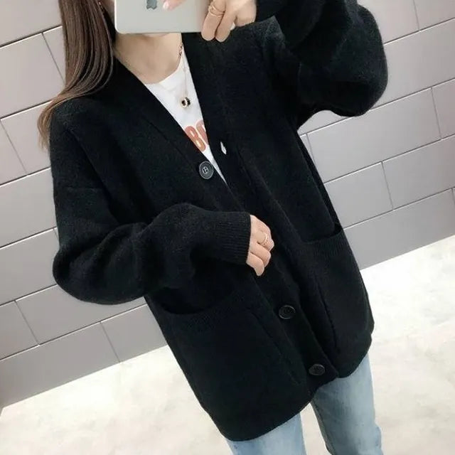 Anna-Trud | Strickjacke mit V-Ausschnitt und Knopfleiste