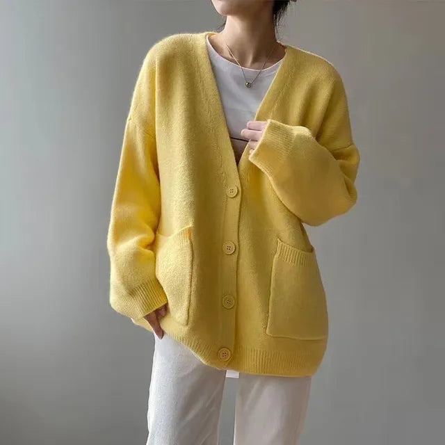 Anna-Trud | Strickjacke mit V-Ausschnitt und Knopfleiste