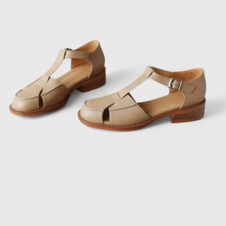 Hanne-Hilde | Geschlossene Sandalen mit T-Riemen