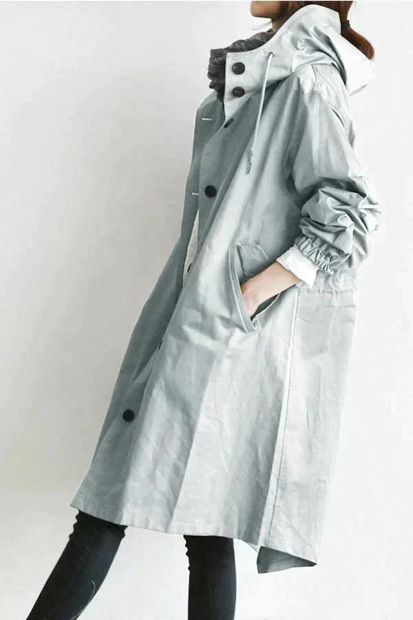 Ingeborg | Regenjacke mit Knopfleiste und verstellbarer Kapuze