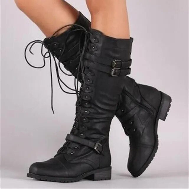 Marie-Rose | Stiefel aus veganem Leder mit Schnürung und Schnallendetail