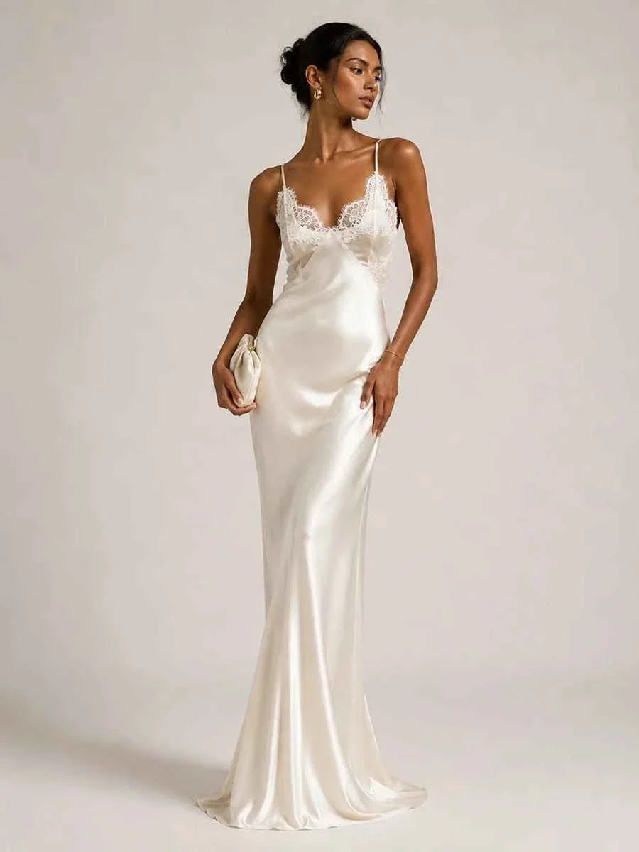 Antonia | Satin-Slipkleid mit V-Ausschnitt und Spitzeneinsatz