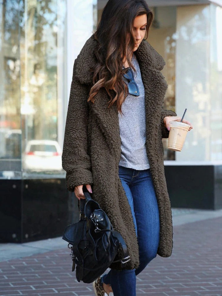 Martha | Kuschelige Teddyjacke mit breitem Revers