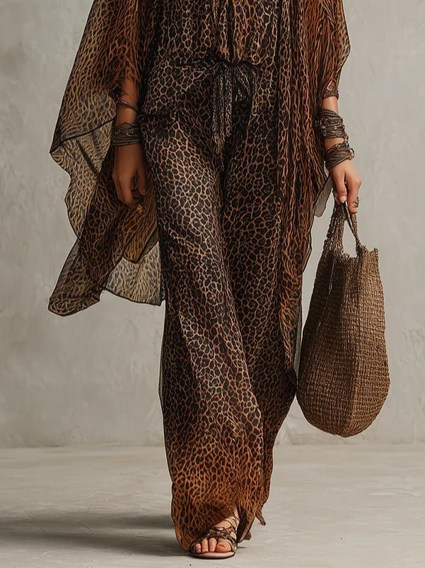Xenia | Fließendes Dreiteiler-Set mit Leo-Print im Boho-Stil