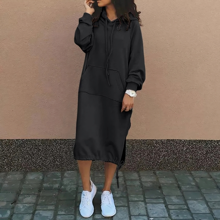 Wendelgard | Strickkleid mit Kapuze und praktischer Tasche