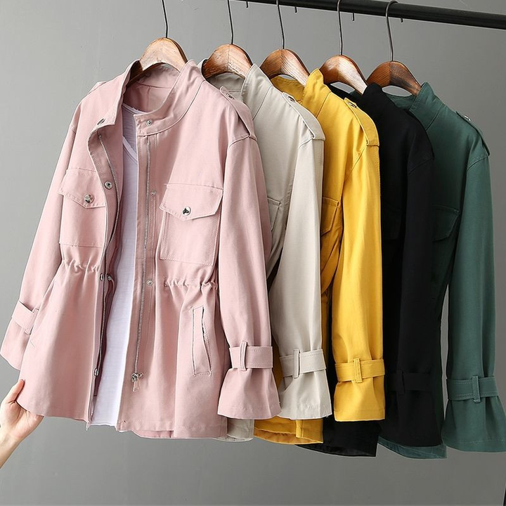 Karin-Rose | Zeitloser Trenchcoat mit geräumigen Taschen