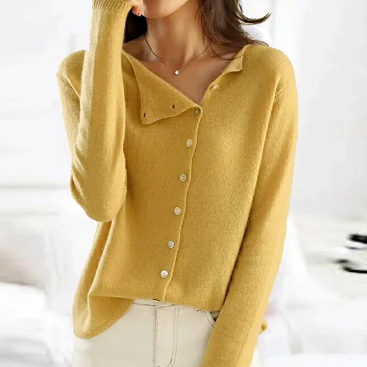Jule | Asymmetrische Strickjacke mit Knopfleiste
