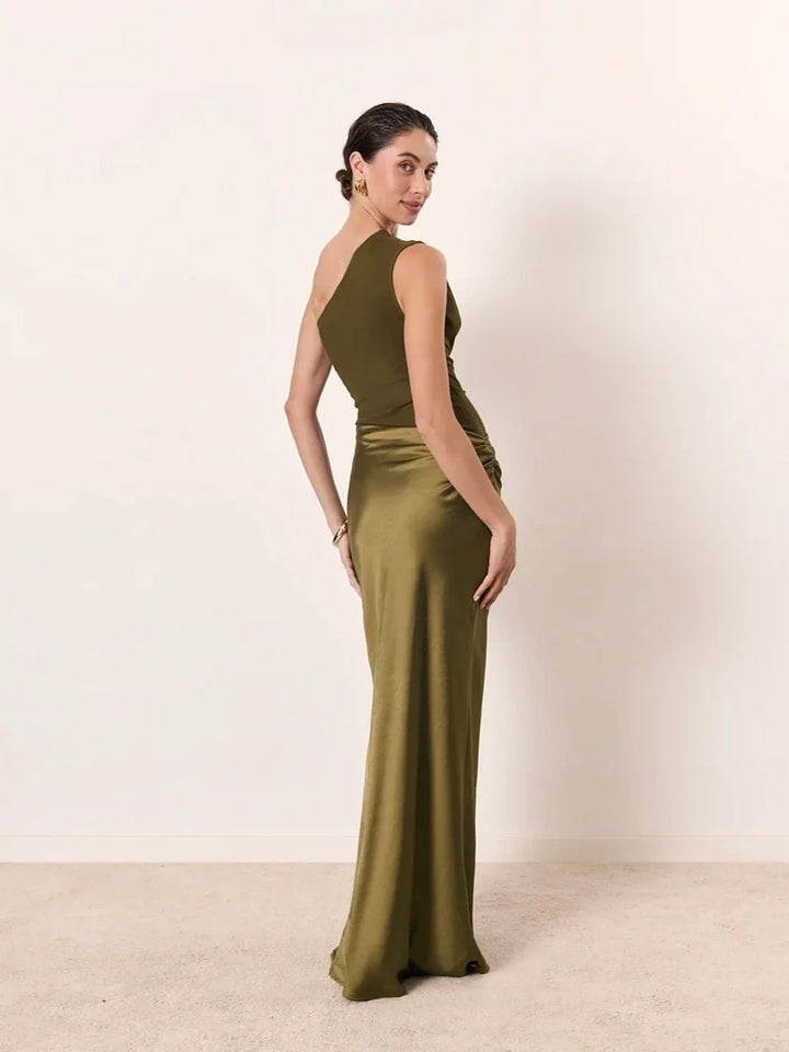 Emilia | Satin-Kleid in Wickeloptik mit Plisseefalten