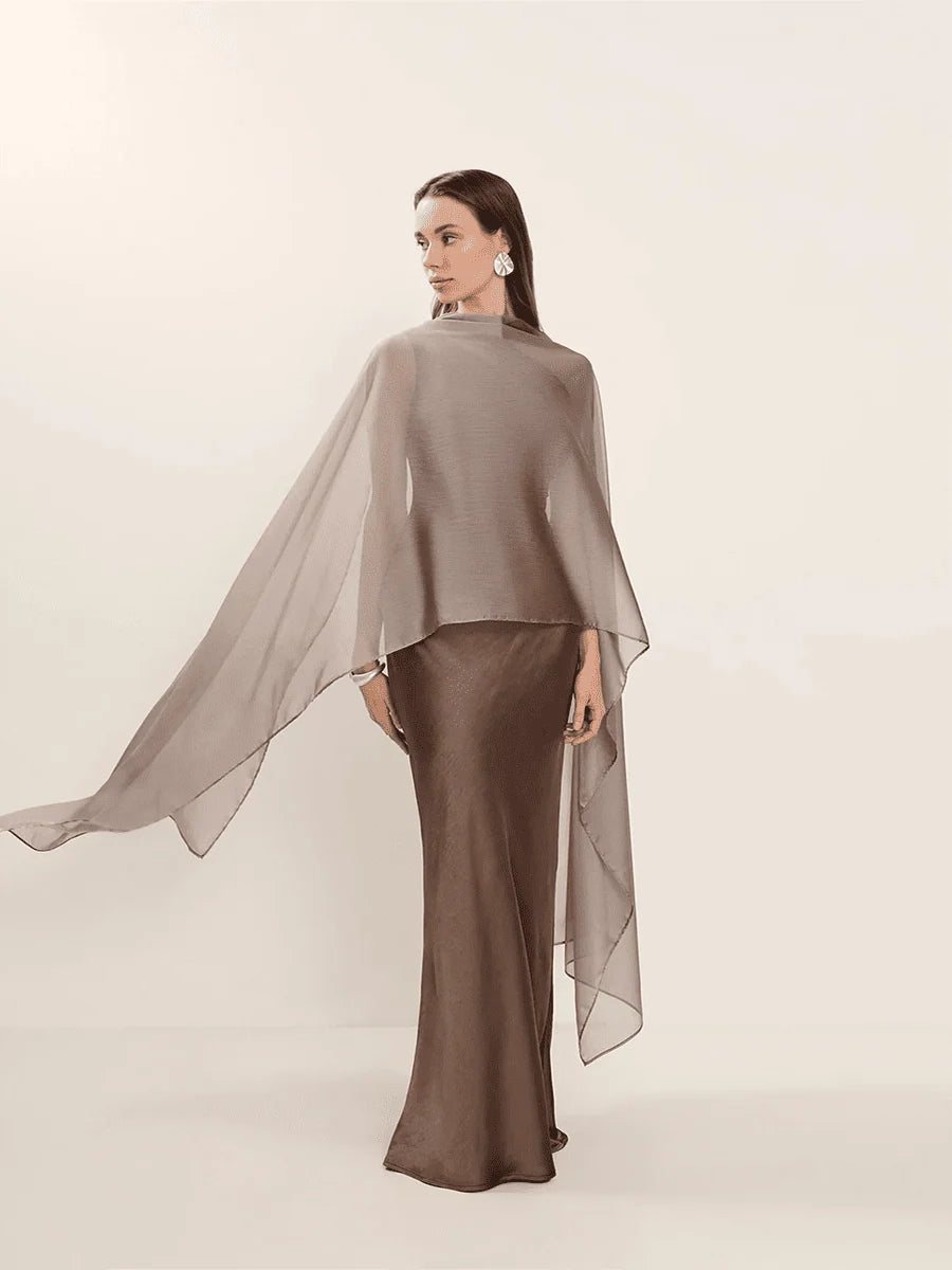 Emilia | Satin-Kleid in Wickeloptik mit Plisseefalten