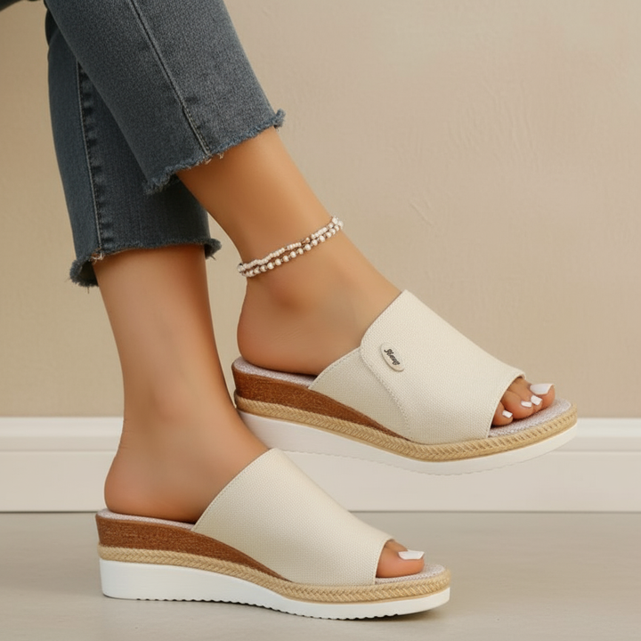 Talia | Komfortable Sandale mit Riemen-Design