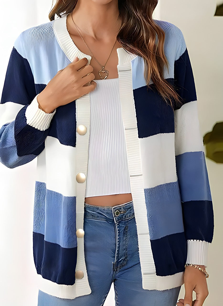 Maike | Zeitlose Strickjacke mit hochwertiger weicher Verarbeitung