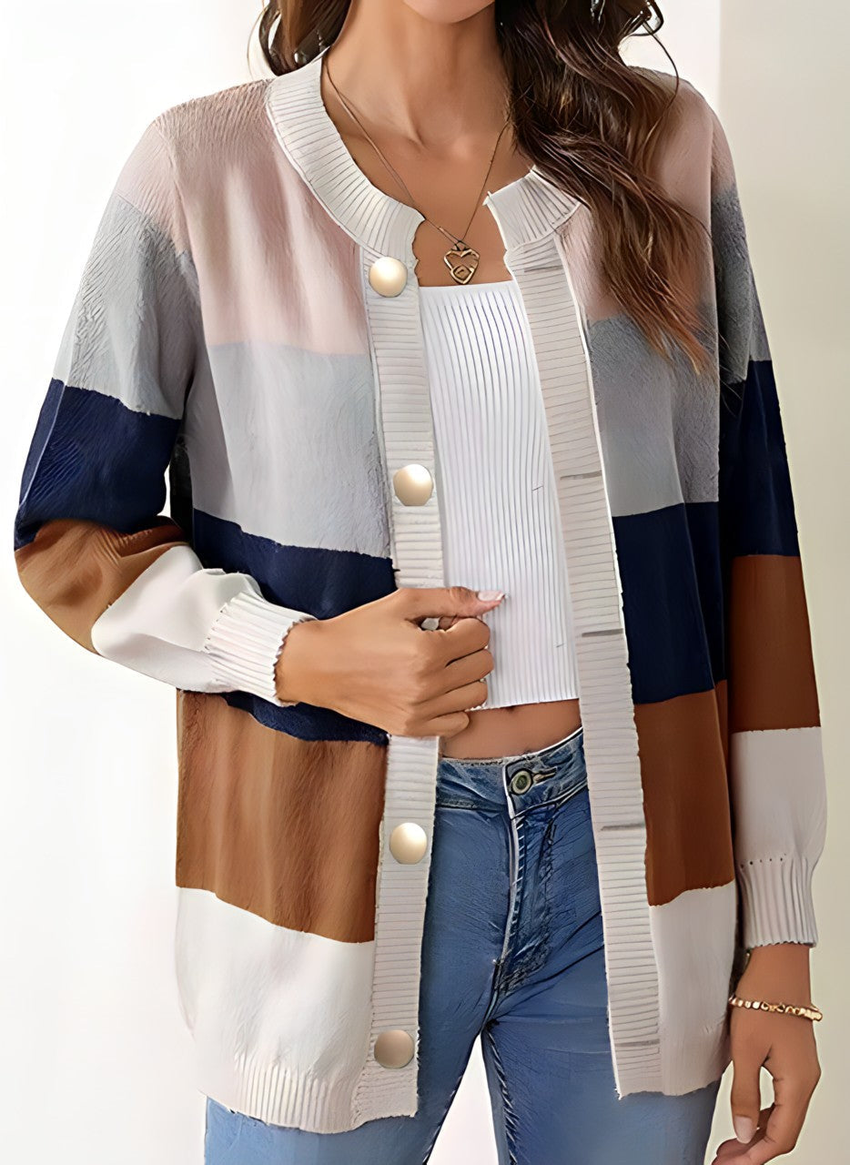 Maike | Zeitlose Strickjacke mit hochwertiger weicher Verarbeitung