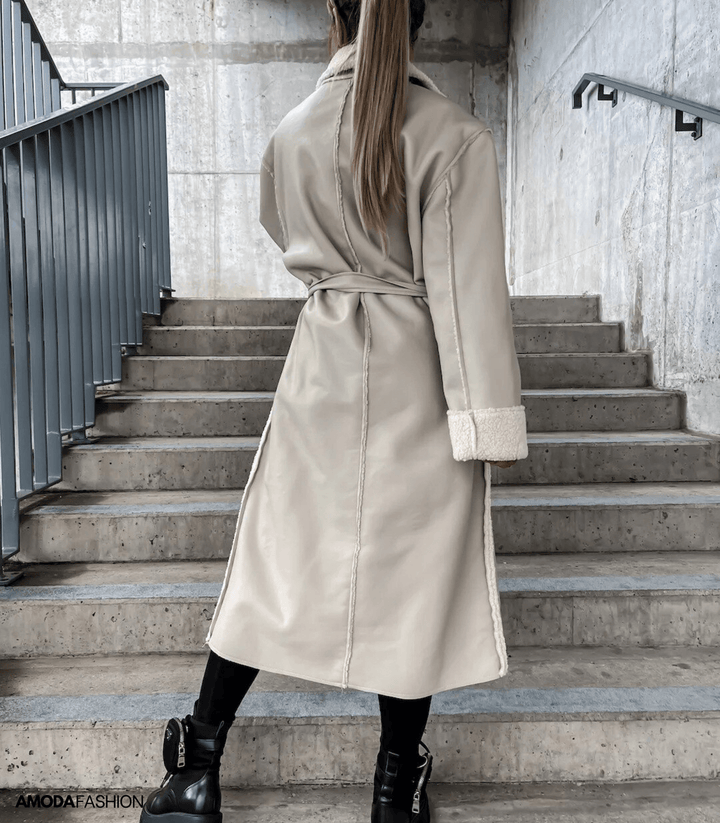 Anne-Maria | Lange Winterjacke aus Leder mit weichem Fleece und Gürtel