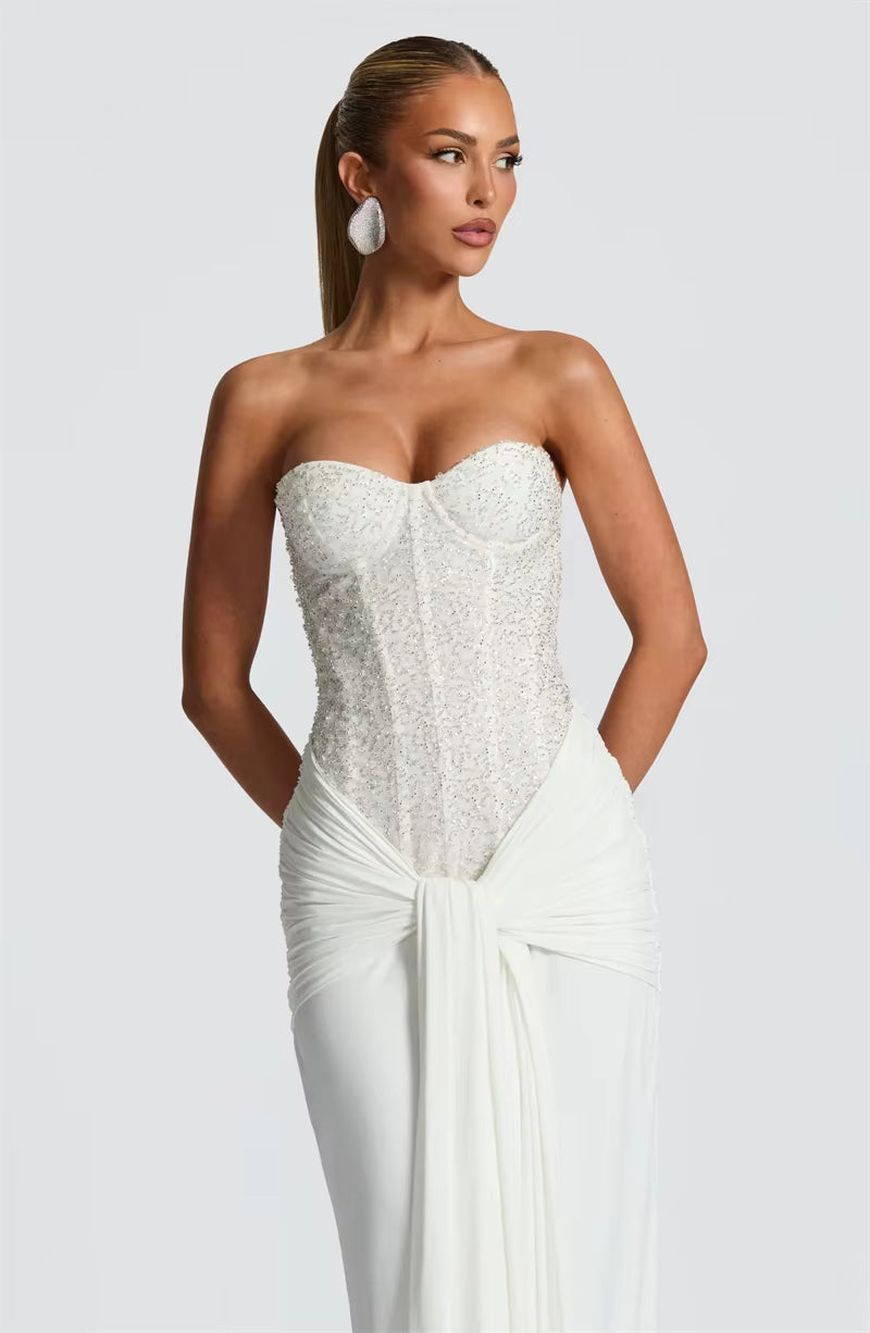 Ortrun | Trägerkleid in Satin-Optik mit V-Ausschnitt