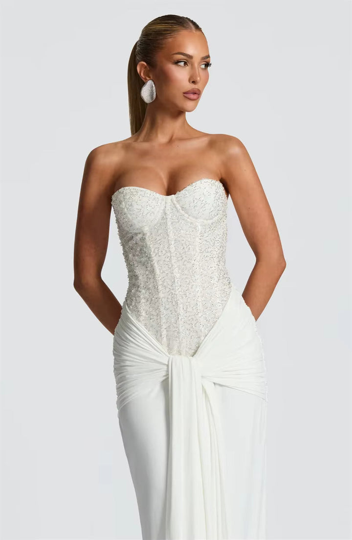 Ortrun | Trägerkleid in Satin-Optik mit V-Ausschnitt