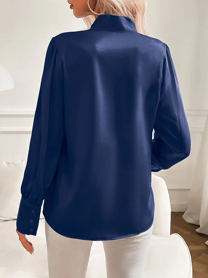 Editha | Taillierte Bluse in Satin-Optik mit Schleife am Hals