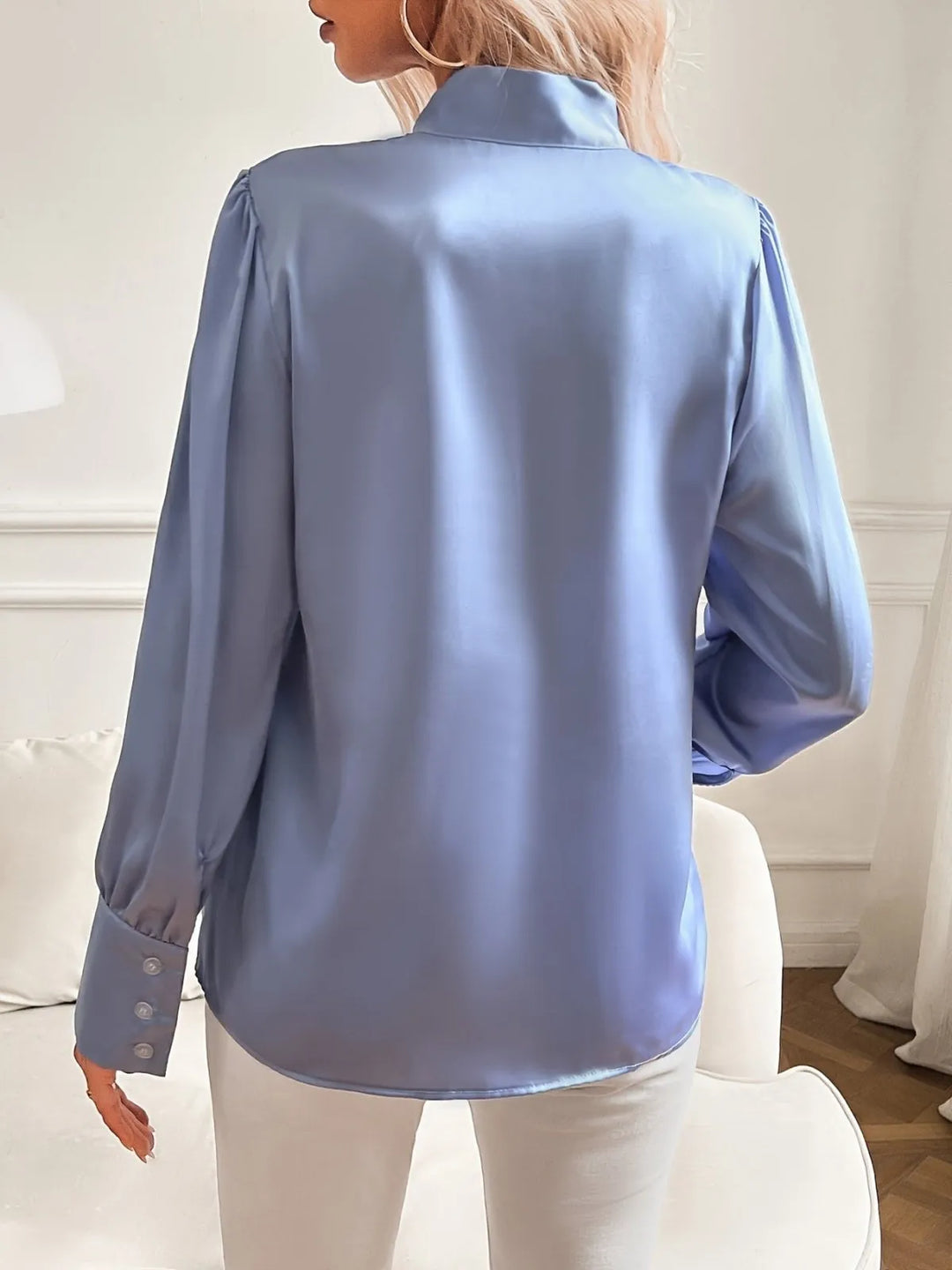 Editha | Taillierte Bluse in Satin-Optik mit Schleife am Hals