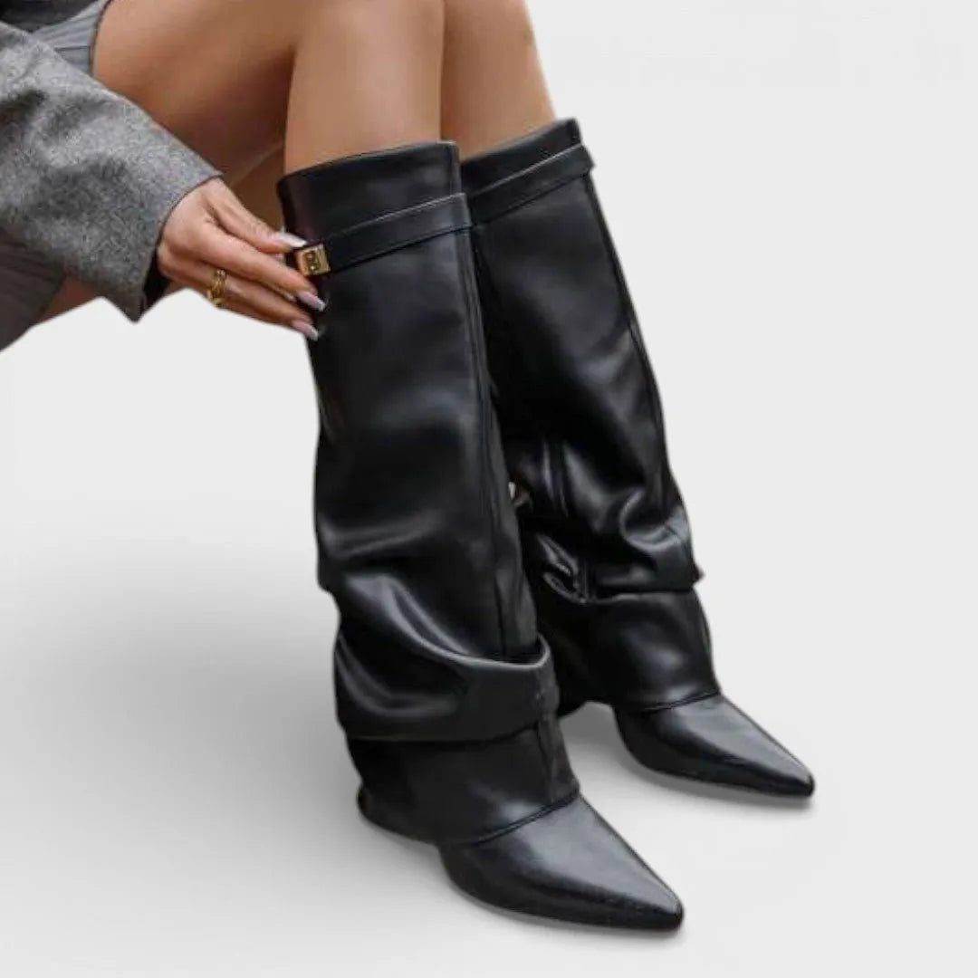 Hadwig | Hohe Stiefel in Lederoptik mit Blockabsatz