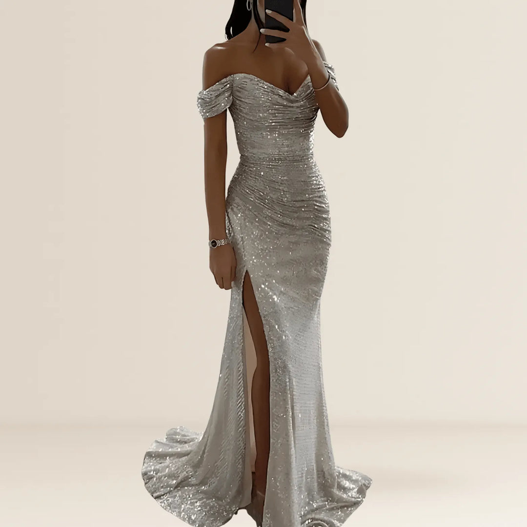 Irmhild | Off-Shoulder-Maxikleid mit Pailletten und Beinschlitz