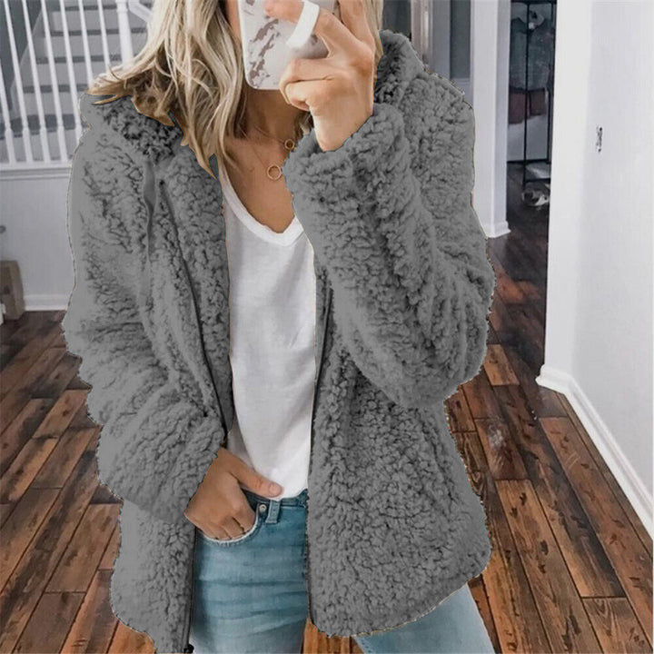 Karin-Hilde | Winterjacke aus weichem Teddystoff mit Kapuze und Reißverschluss