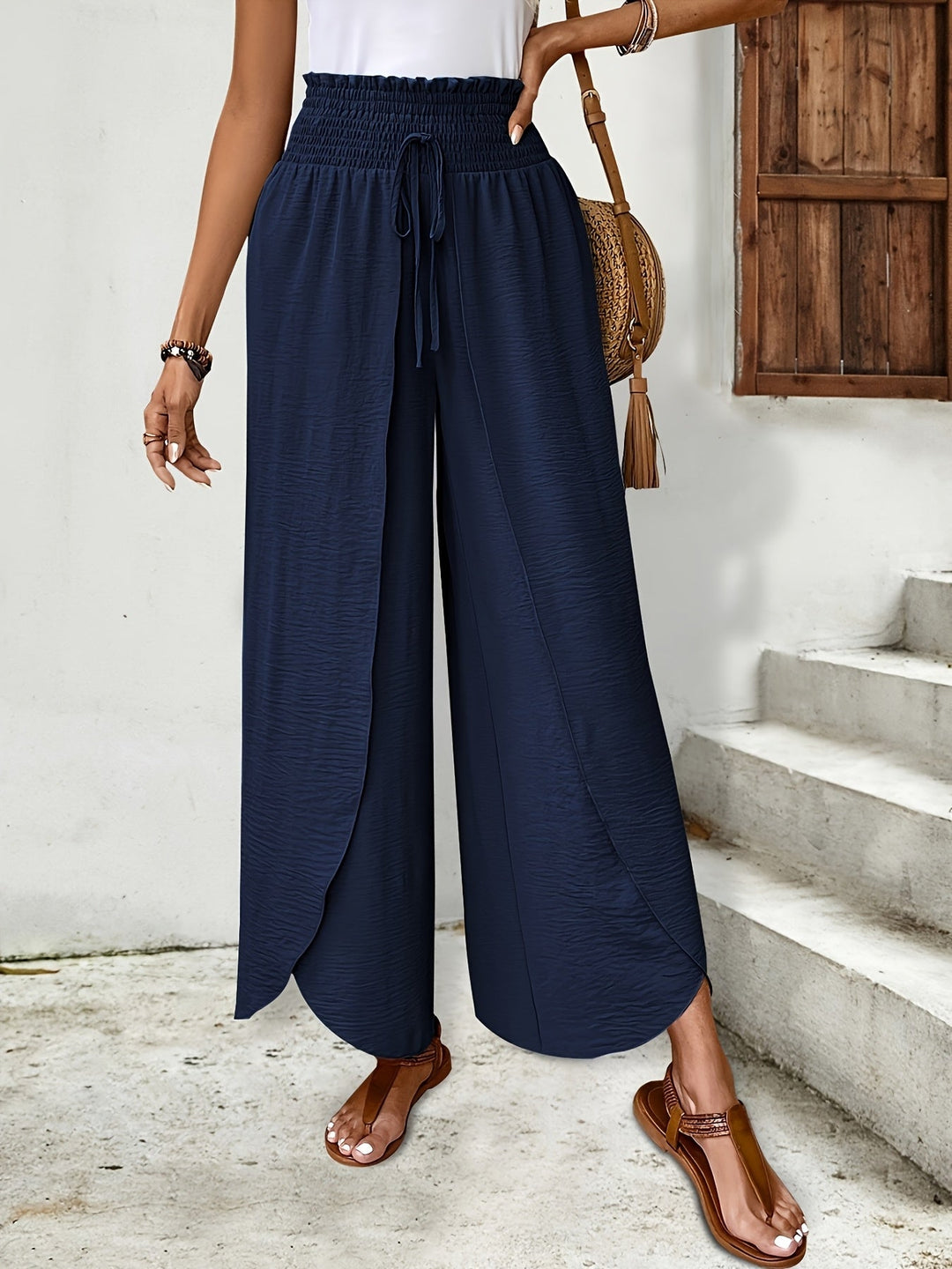 Rieke | Luftige Sommerhose mit Smok-Taille und Schlitzsaum