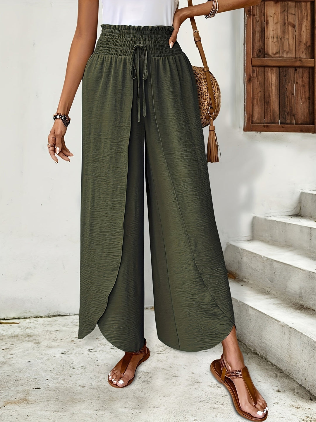 Rieke | Luftige Sommerhose mit Smok-Taille und Schlitzsaum