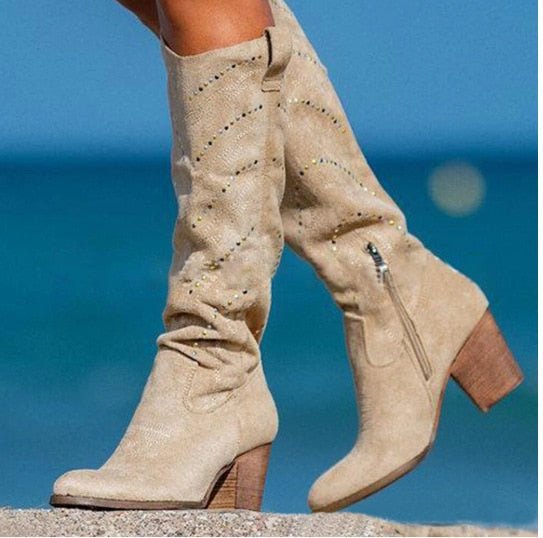 Alma | Kniehohe Stiefel mit Reißverschluss und Blockabsatz