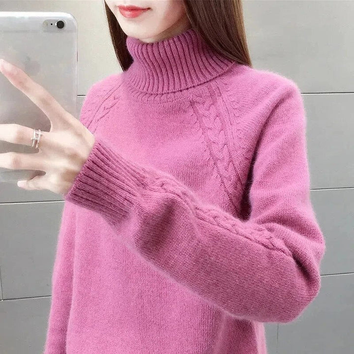Herlinde | Rollkragenpullover mit Zopfmuster und schmeichelnder Passform