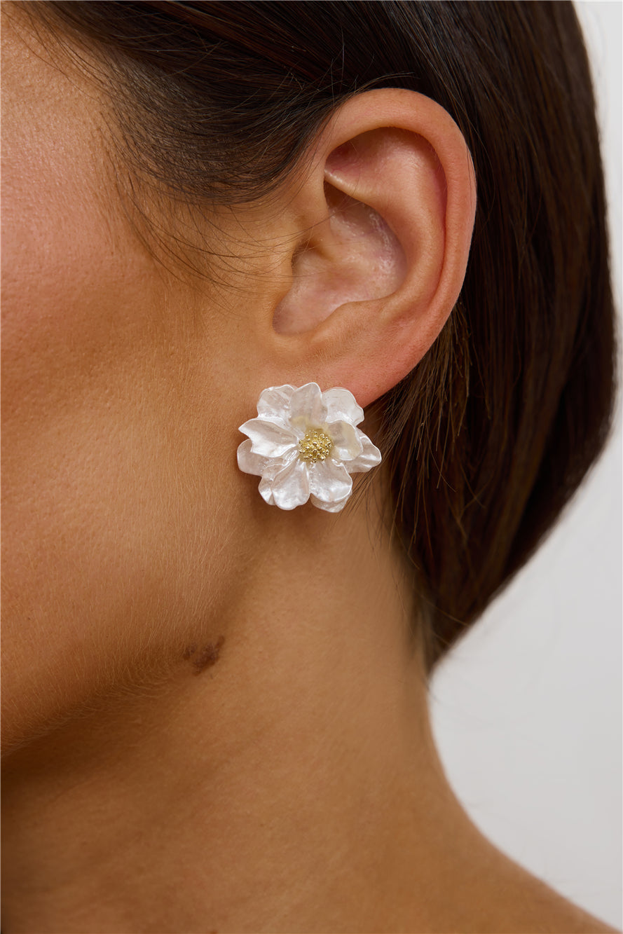 Blüten-Ohrstecker mit Perle
